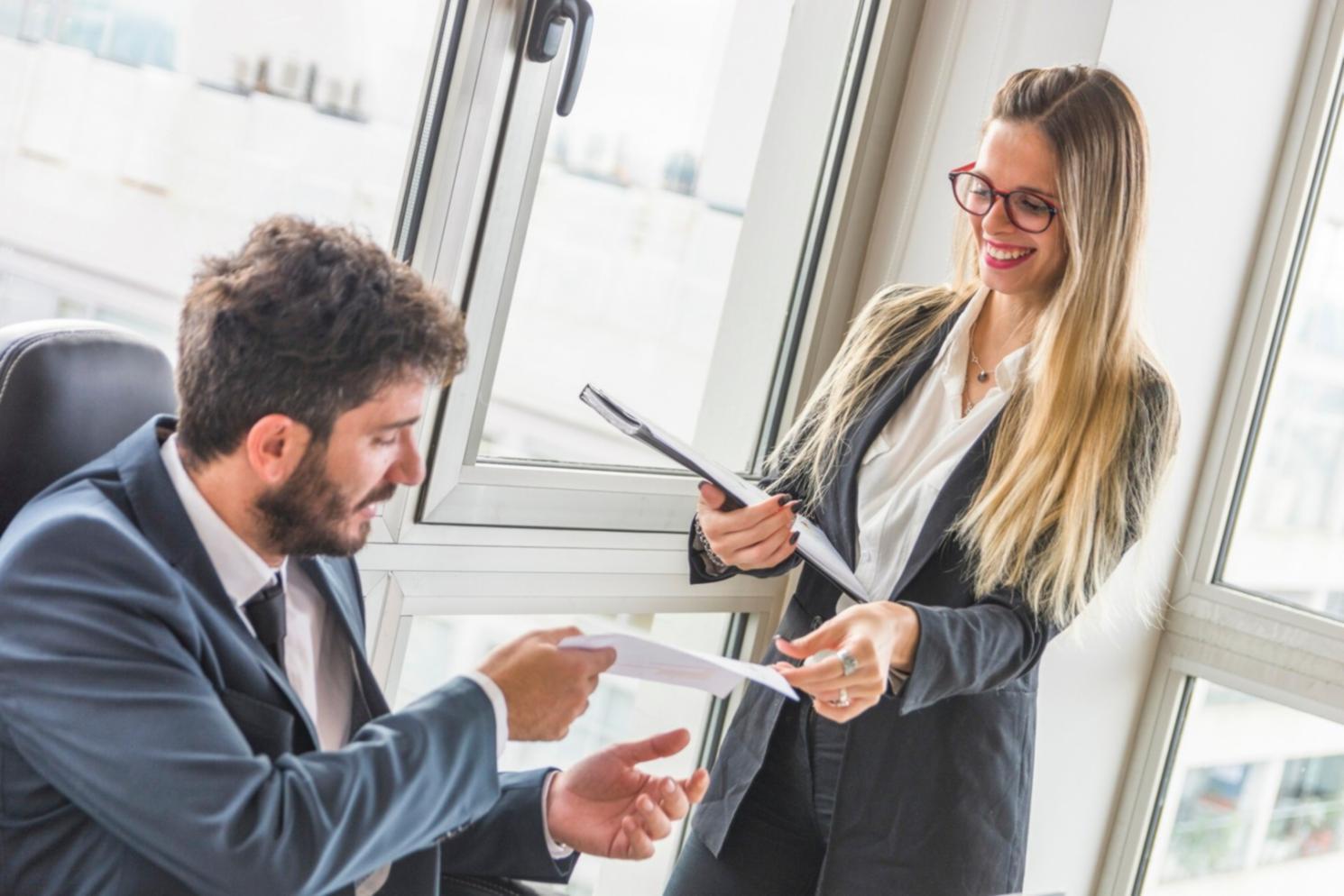 Écran affichant des outils interactifs de calcul financier